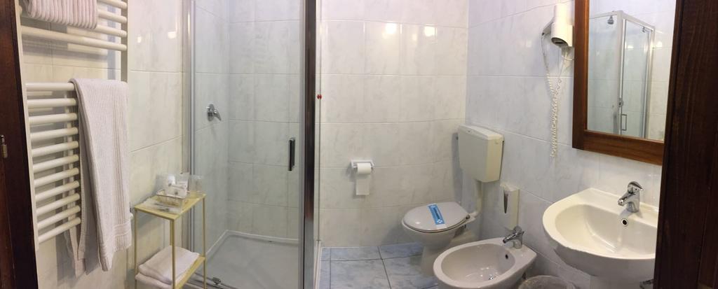 Motel 7 Laghi Кастелето ди Брандуцо Екстериор снимка